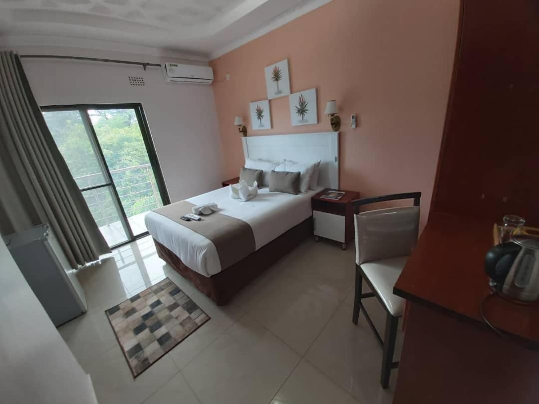 Top Stay Inn Kasane Exterior foto
